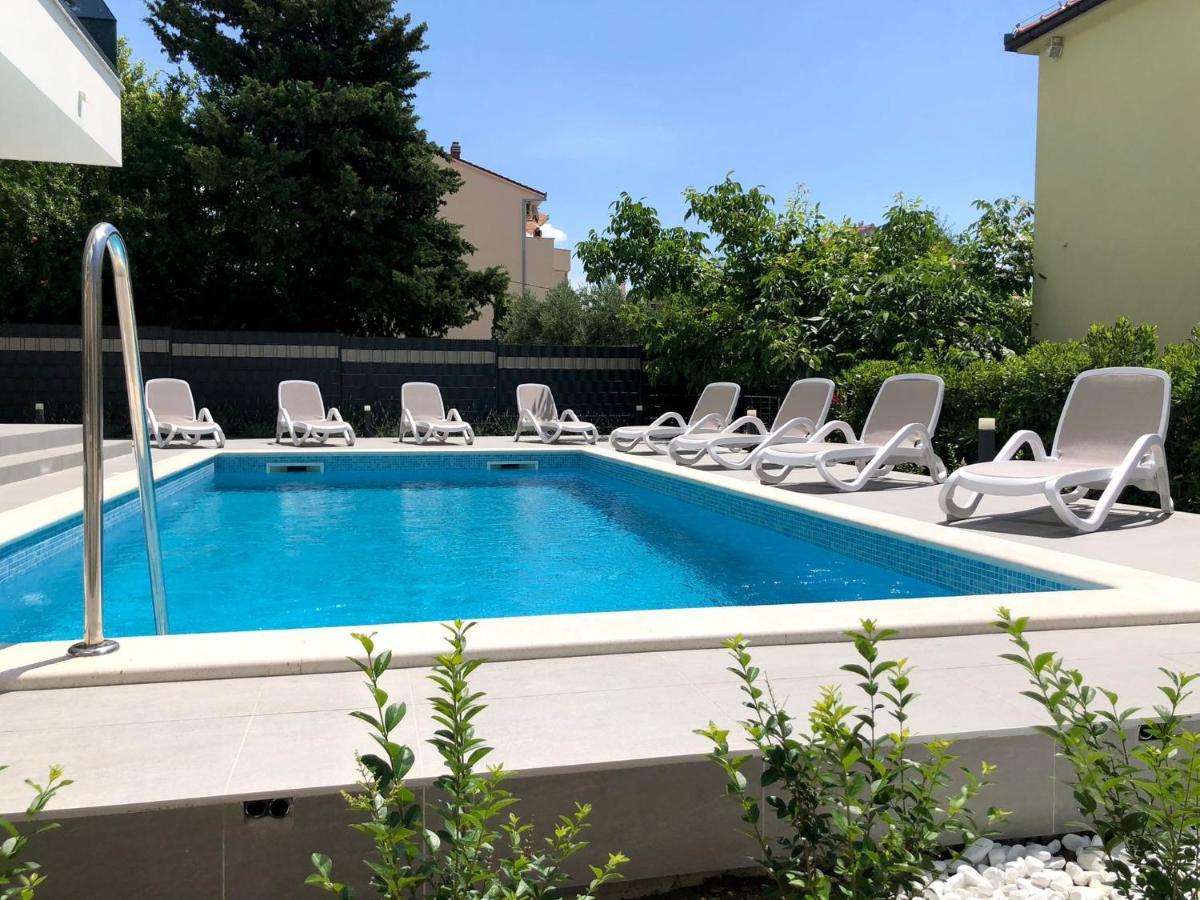 Seka Apartments With A Pool Kaštela Eksteriør bilde