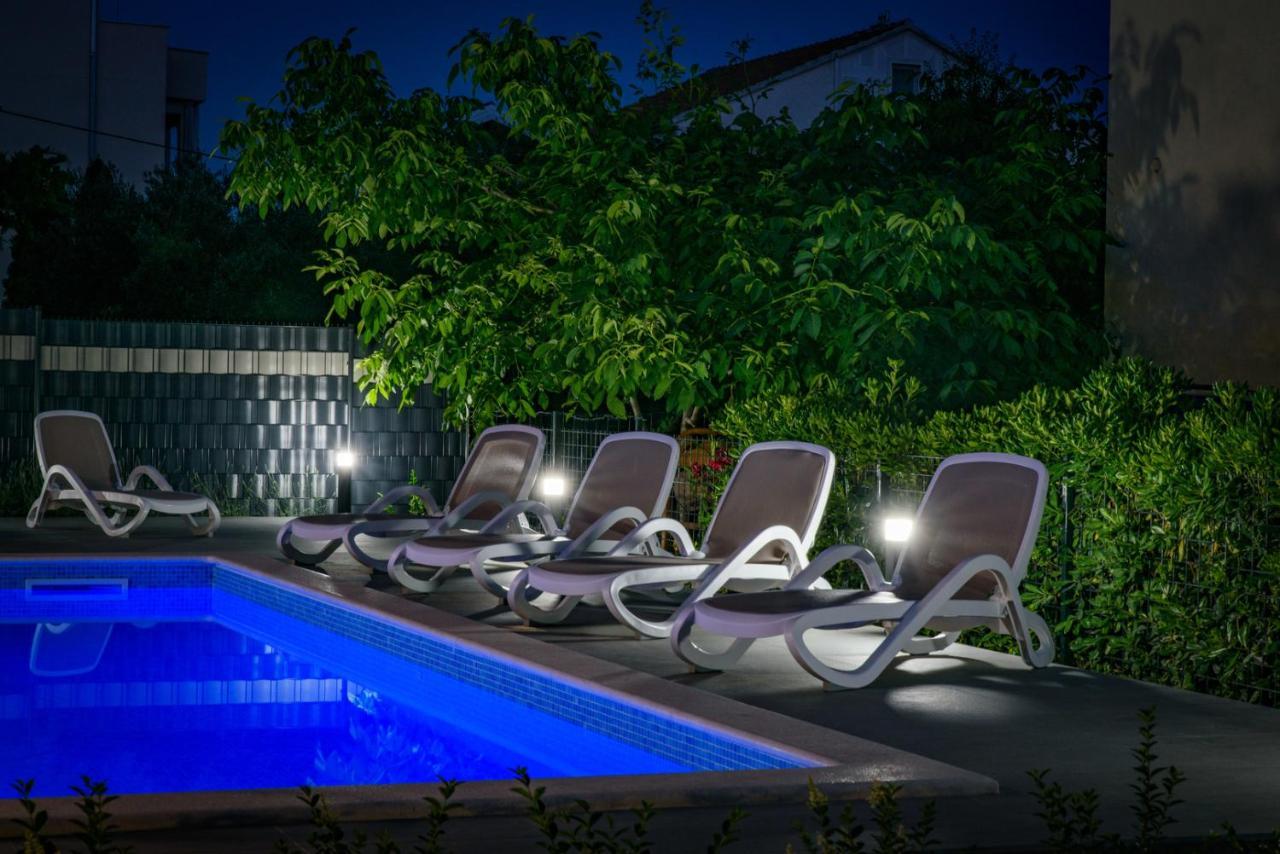 Seka Apartments With A Pool Kaštela Eksteriør bilde