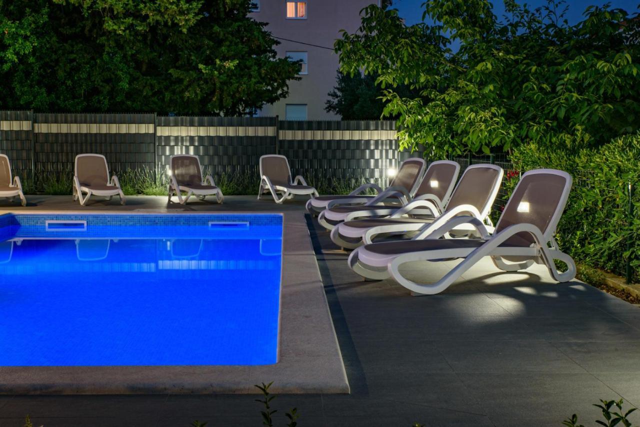 Seka Apartments With A Pool Kaštela Eksteriør bilde